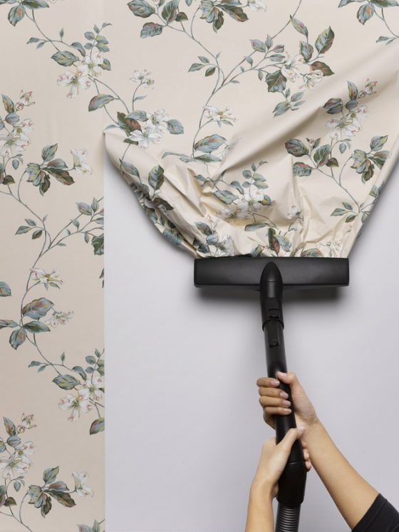 décoller papier peint avec aspirateur
