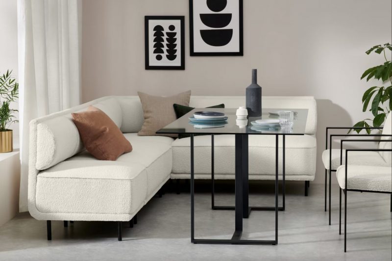coin repas d'angle avec banquette en laine bouclée