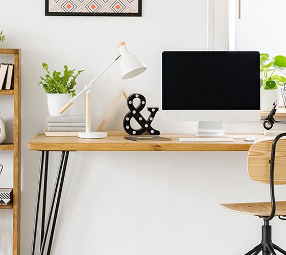 Un bureau épuré, de style scandinave